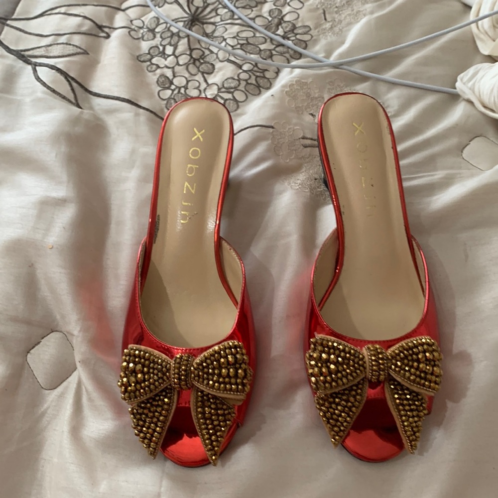 XOBZJH sandals
